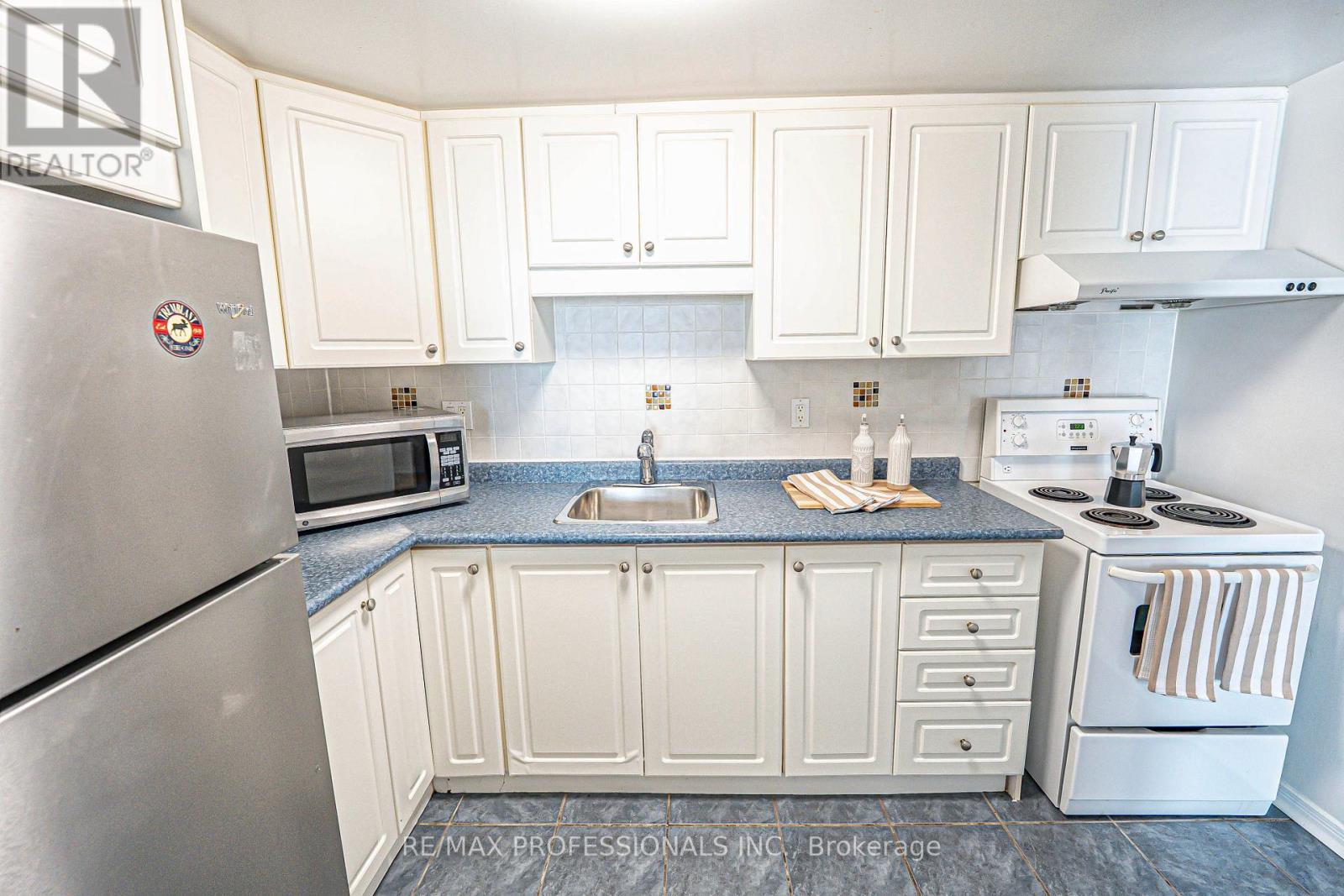 202 - 61 Main Street, Toronto, Ontario  M4E 2V6 - Photo 20 - E12135025