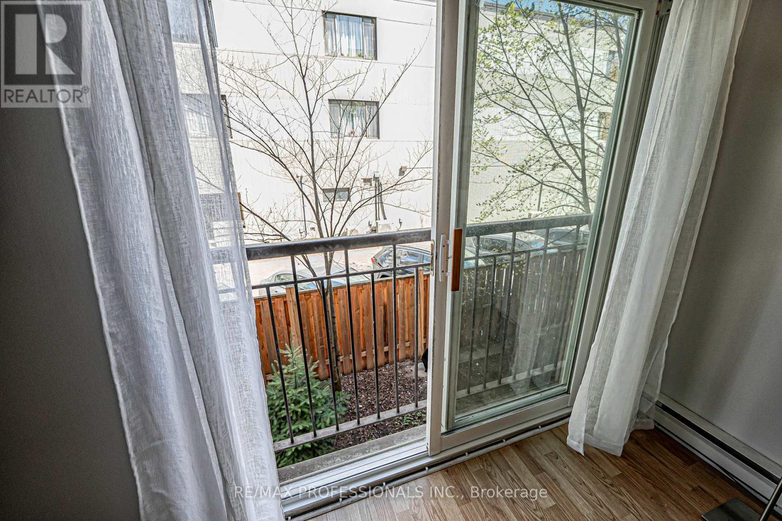 202 - 61 Main Street, Toronto, Ontario  M4E 2V6 - Photo 27 - E12135025