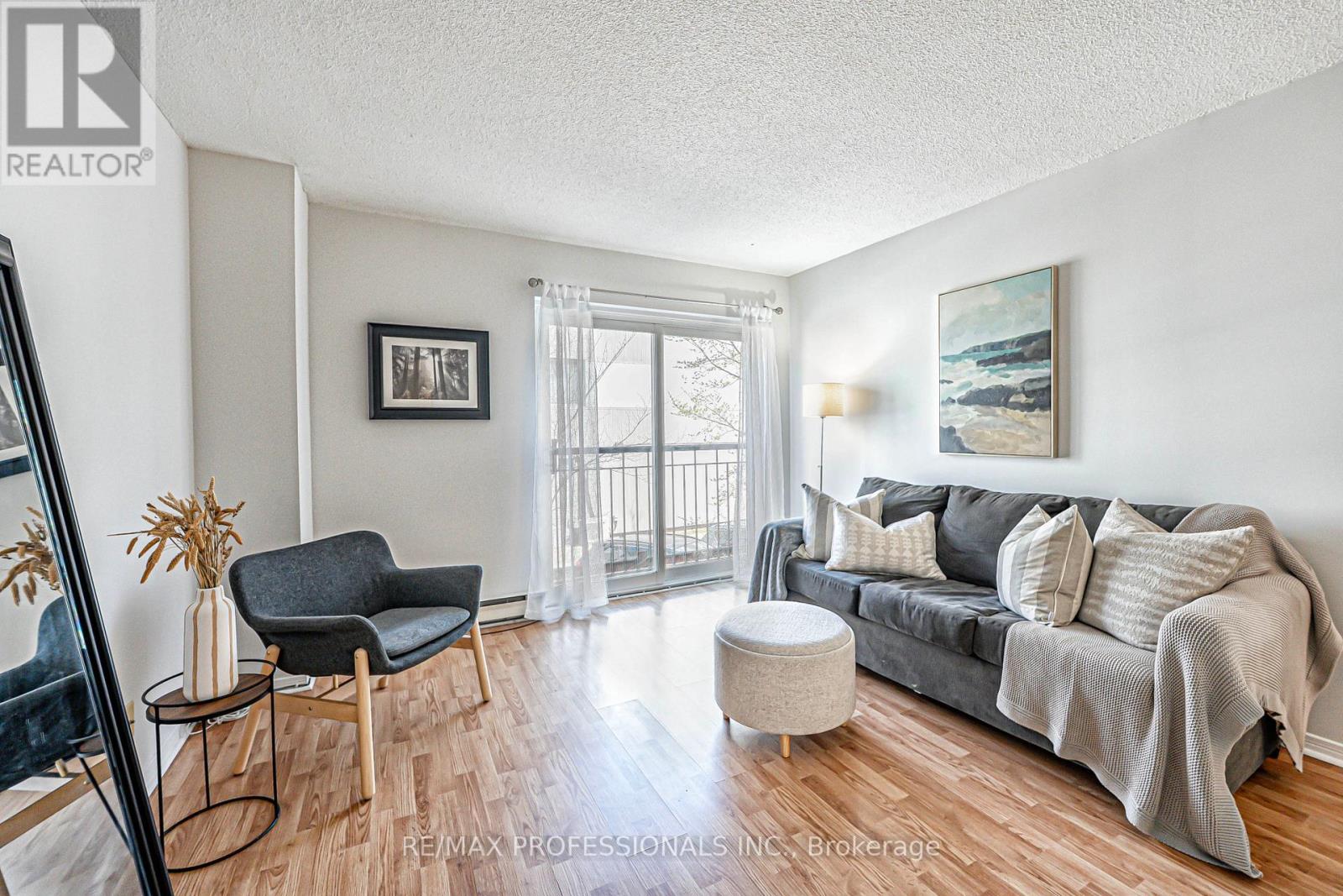 202 - 61 Main Street, Toronto, Ontario  M4E 2V6 - Photo 7 - E12135025