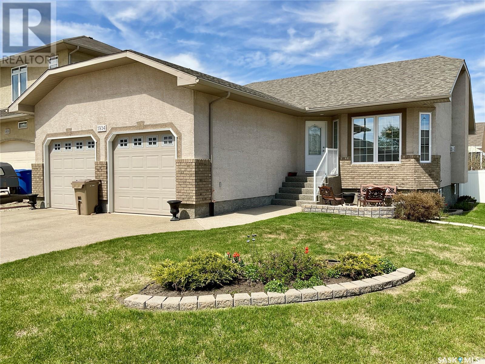 1934 Dunnison Crescent E, Regina, Saskatchewan  S4V 0N8 - Photo 1 - SK005306