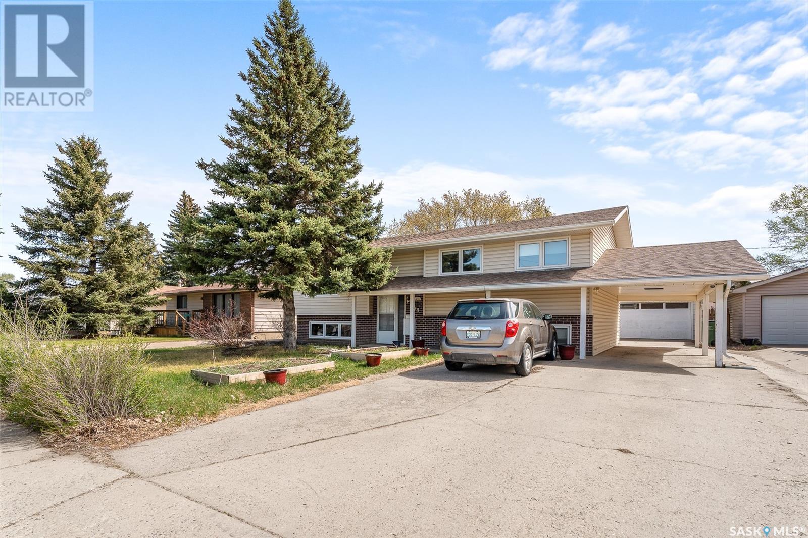 Property at 903 12th AVENUE SW image 1