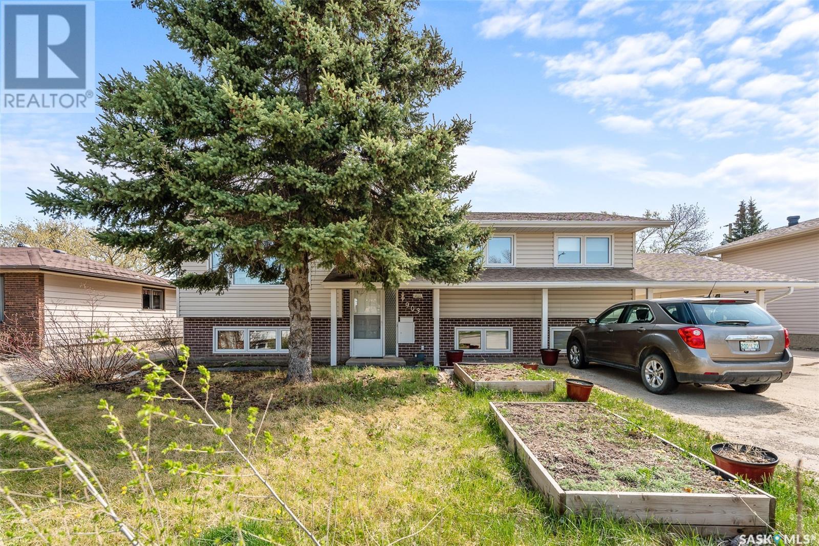 Property at 903 12th AVENUE SW image 2