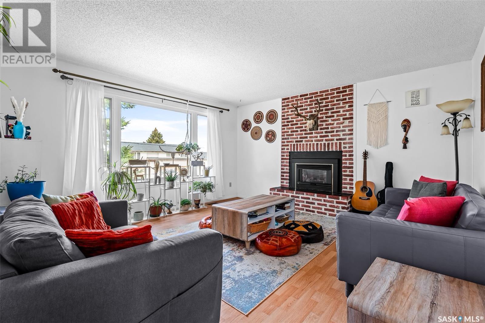 Property at 903 12th AVENUE SW image 4