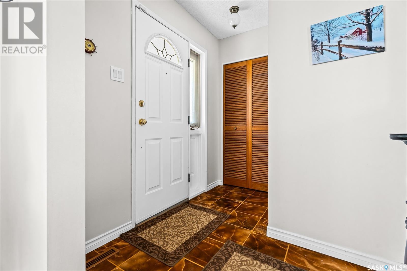 Property at 1304 Queen CRESCENT image 2