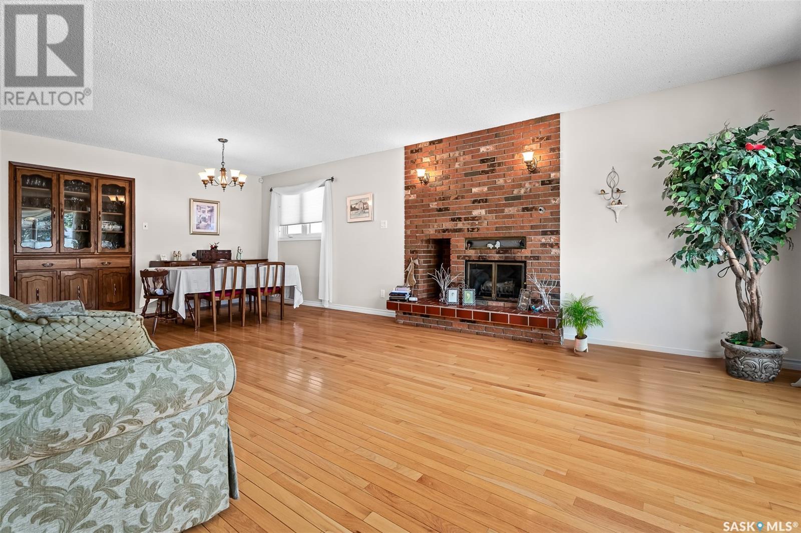 Property at 1304 Queen CRESCENT image 5