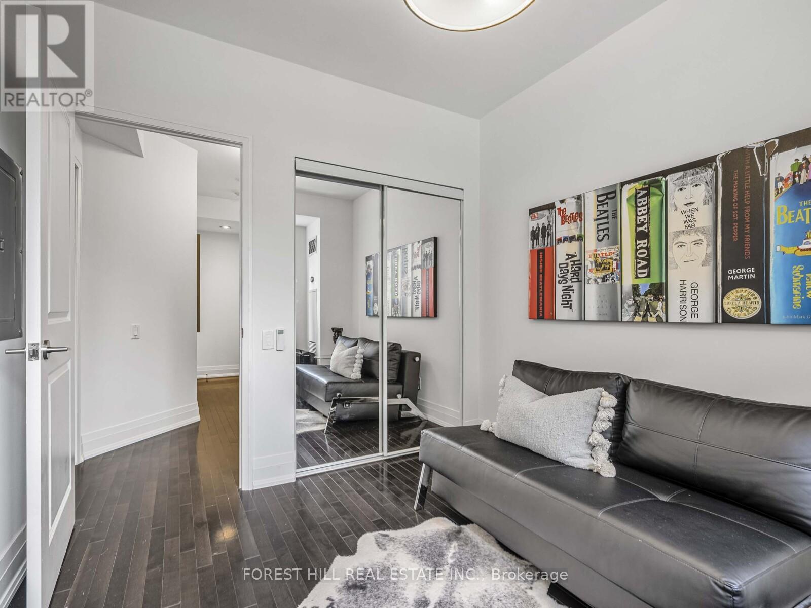 8 Granby Street, Toronto, Ontario  M5B 2J5 - Photo 32 - C12137432