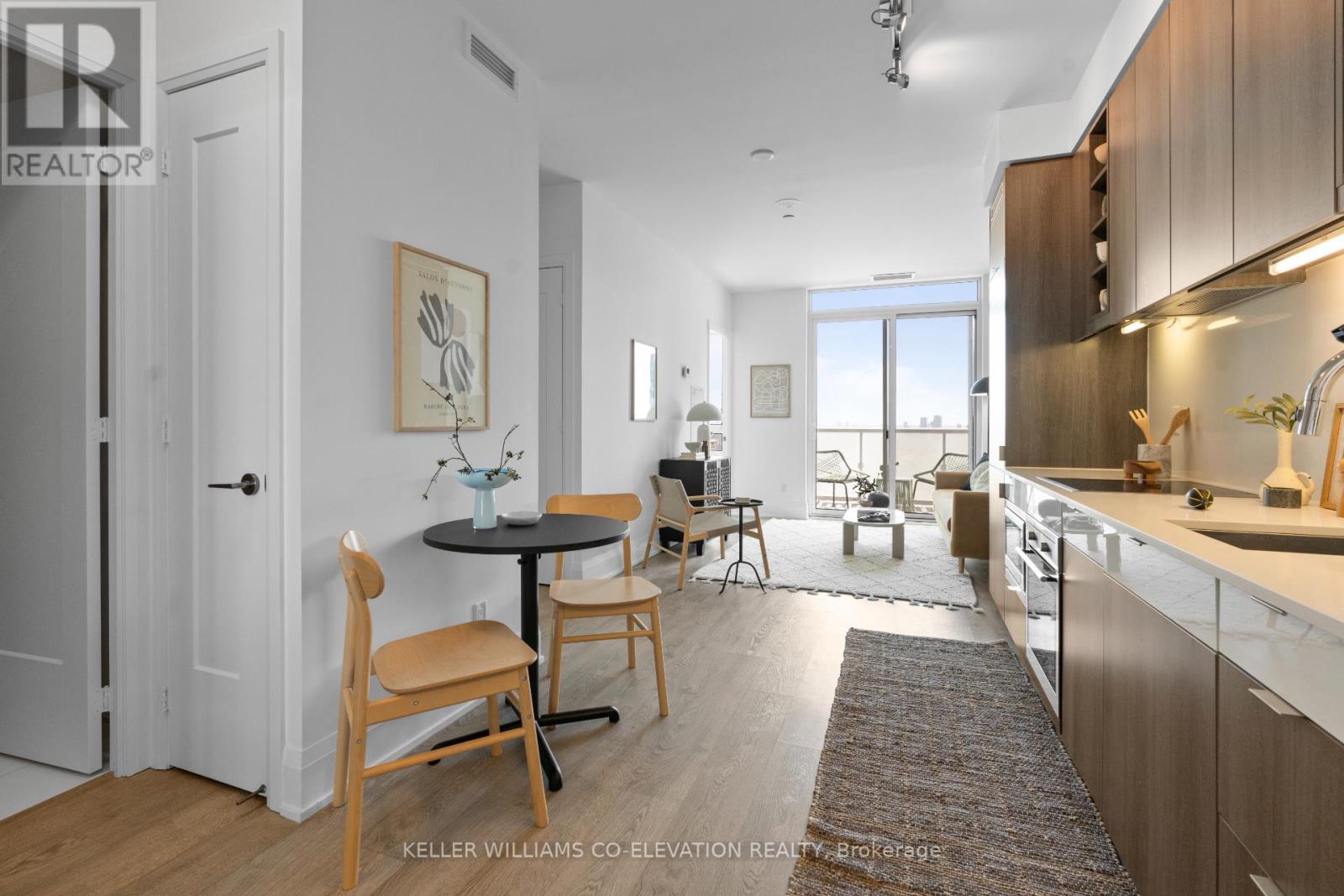 2303 - 101 Erskine Avenue, Toronto, Ontario  M4P 1Y5 - Photo 3 - C12137492