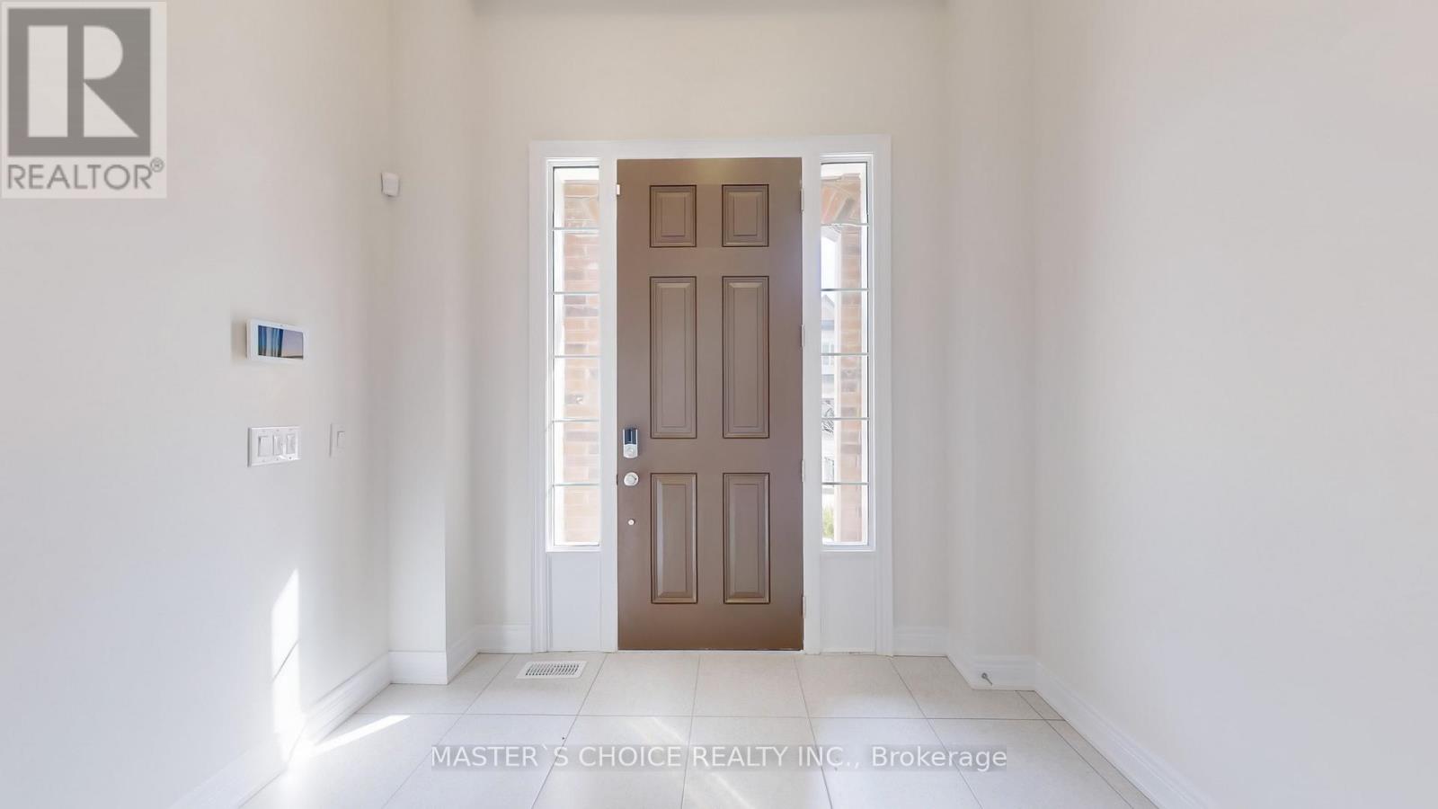 Property at 73 DEER RIDGE CRESCENT image 3