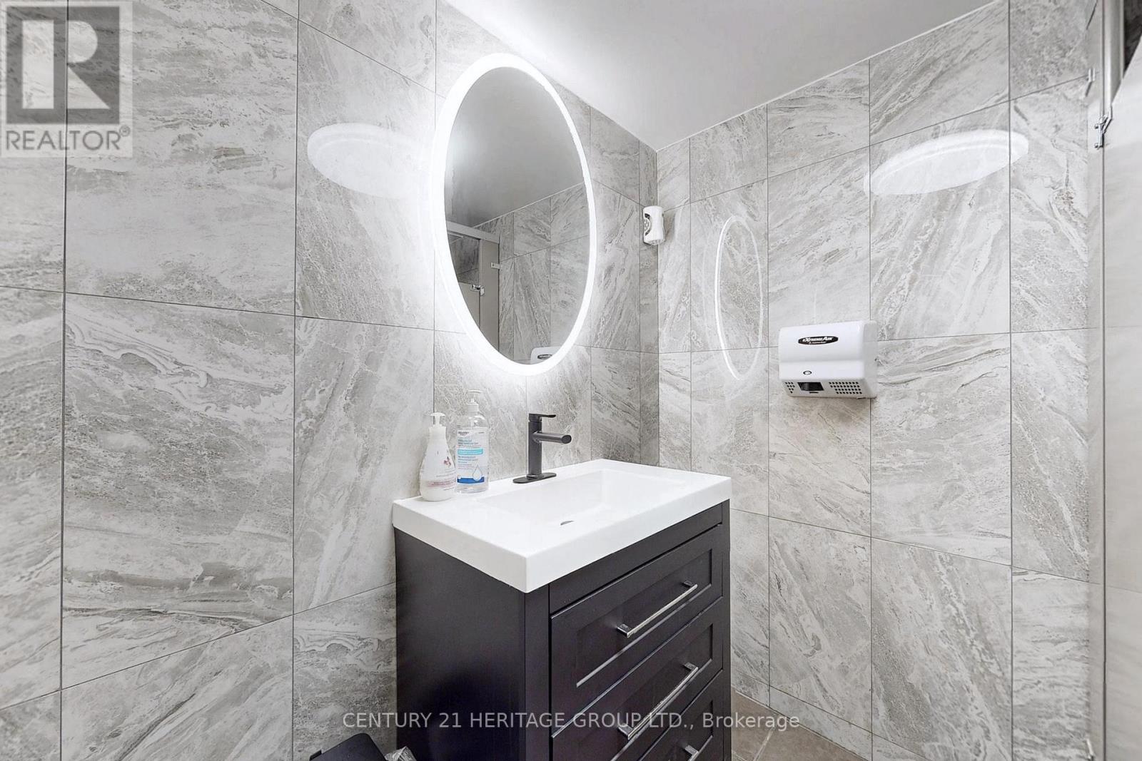 804 Danforth Avenue, Toronto, Ontario  M4J 1L6 - Photo 9 - E12137513