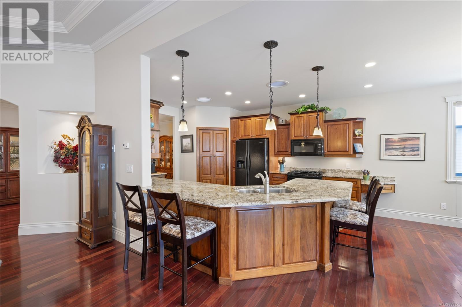 Property at 757 Eagleridge Pl image 3