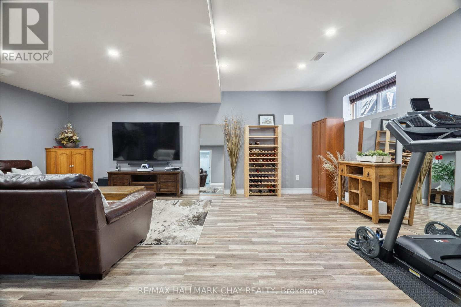 366 Greenwood Drive, Essa, Ontario  L0M 1B6 - Photo 33 - N12137390