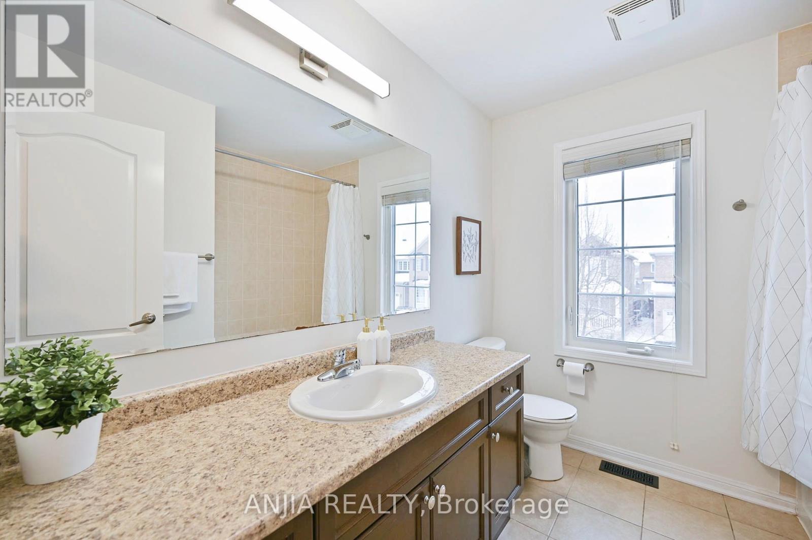 68 Kelly Crescent, Markham, Ontario  L6E 2B6 - Photo 35 - N12137440