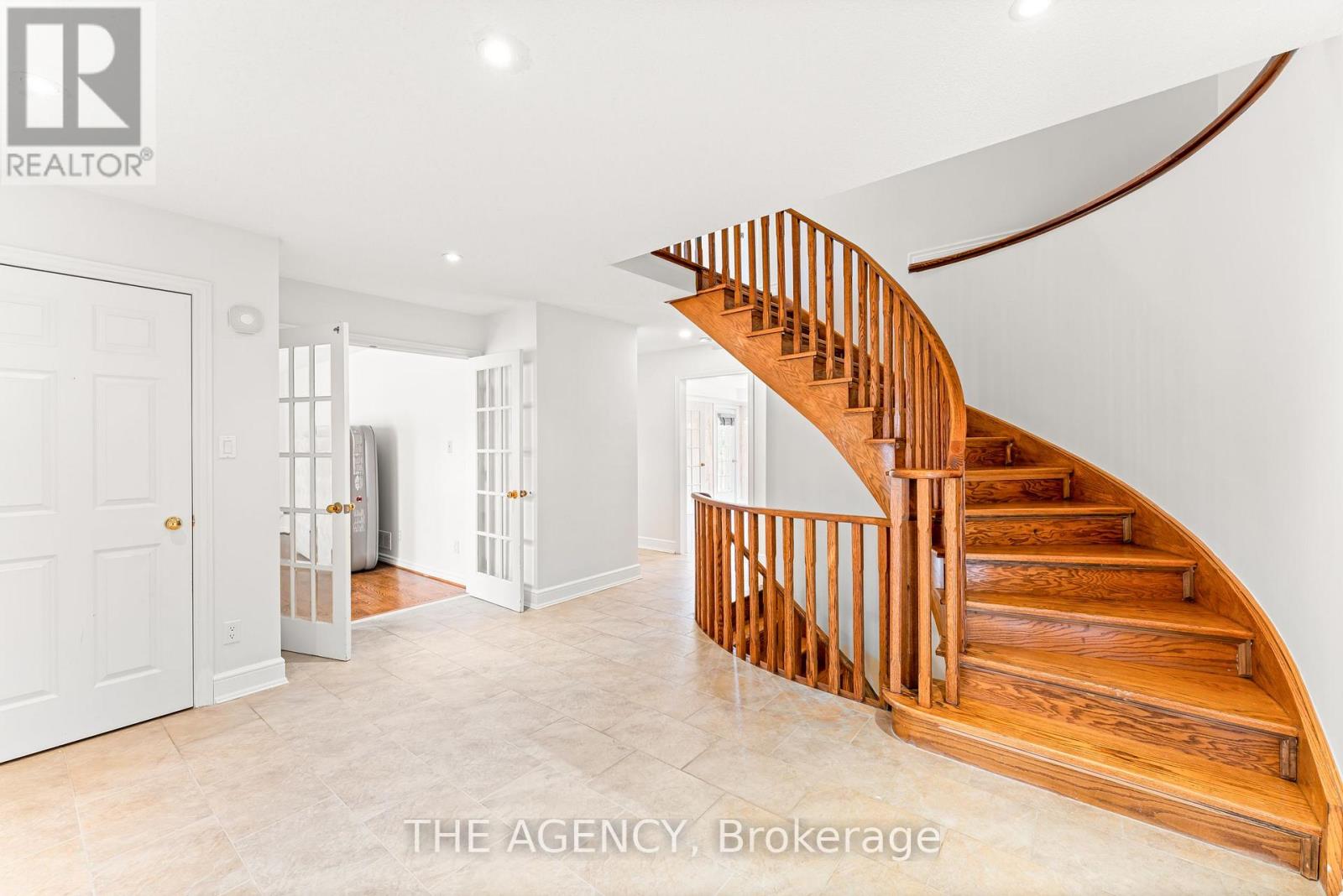 92 Russell Snider Drive, King (Nobleton), Ontario  L0G 1N0 - Photo 5 - N12137500
