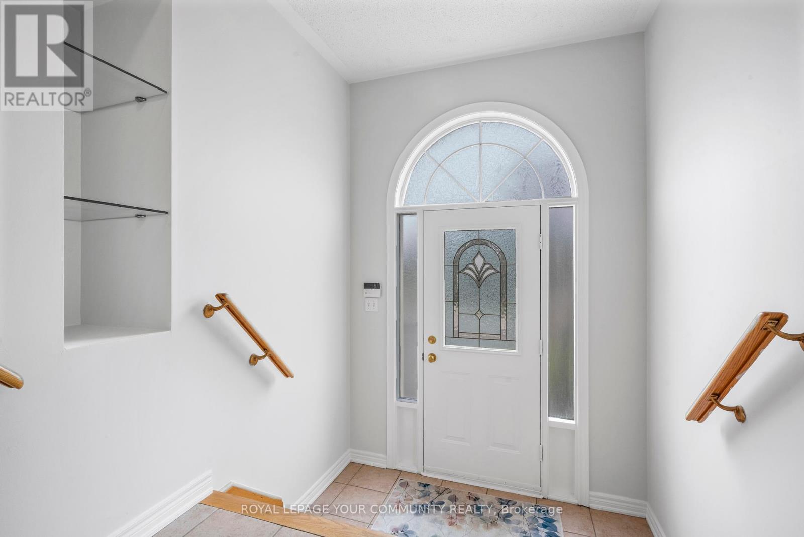 516 Stone Road, Aurora, Ontario  L4G 6Z7 - Photo 4 - N12137523