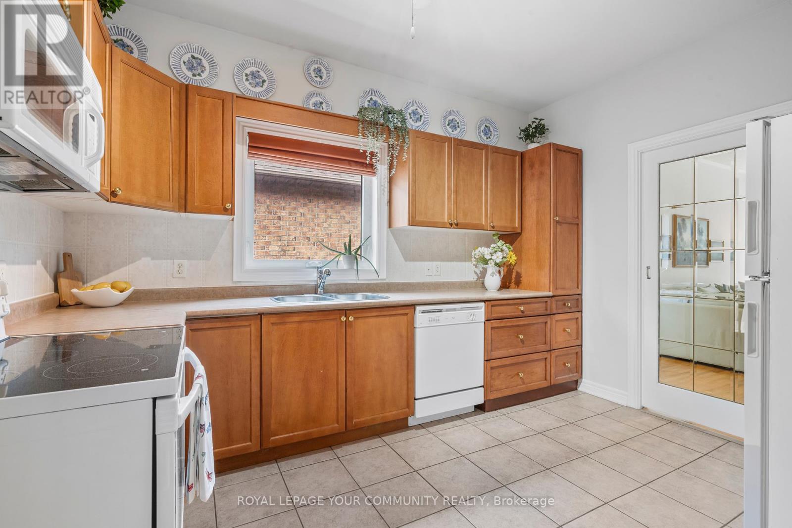 516 Stone Road, Aurora, Ontario  L4G 6Z7 - Photo 9 - N12137523