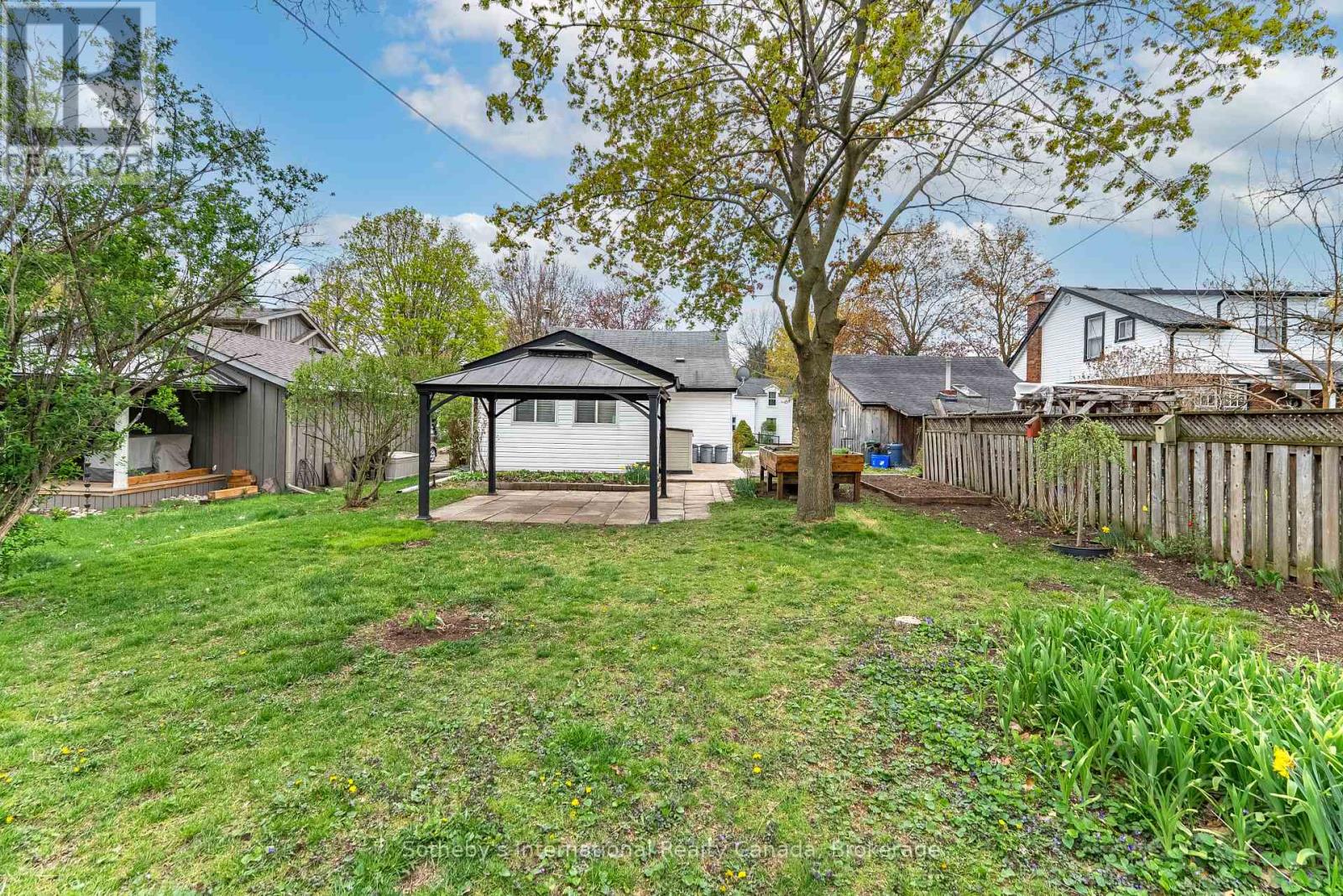 255 Macnab Street, Hamilton, Ontario  L9H 2K4 - Photo 3 - X12137695