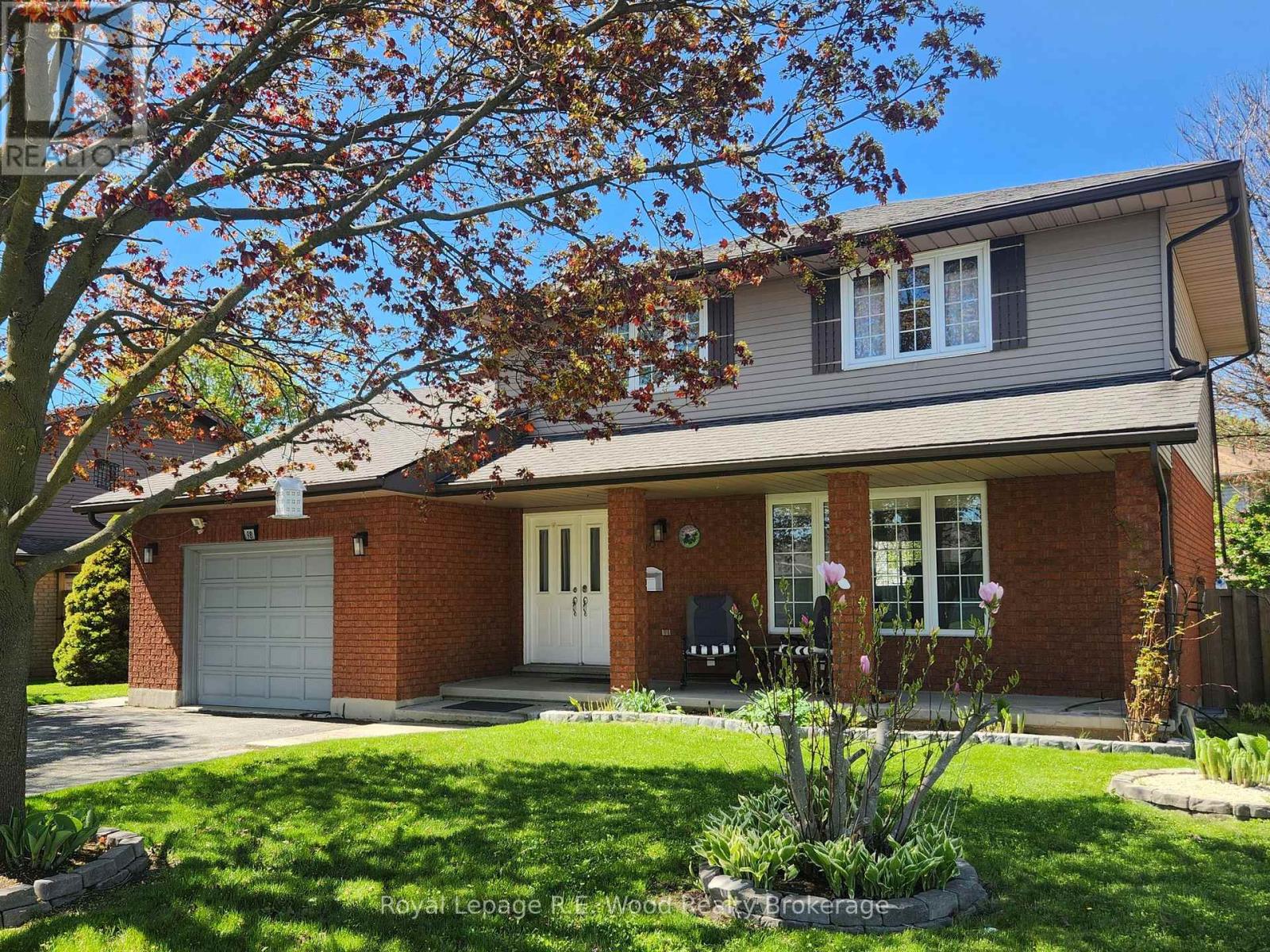 Property at 98 ALLEN STREET image 2