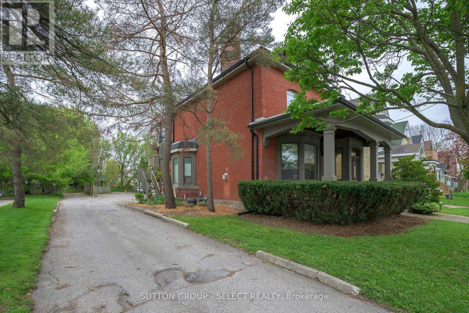 Property at 519 OXFORD STREET E image 2