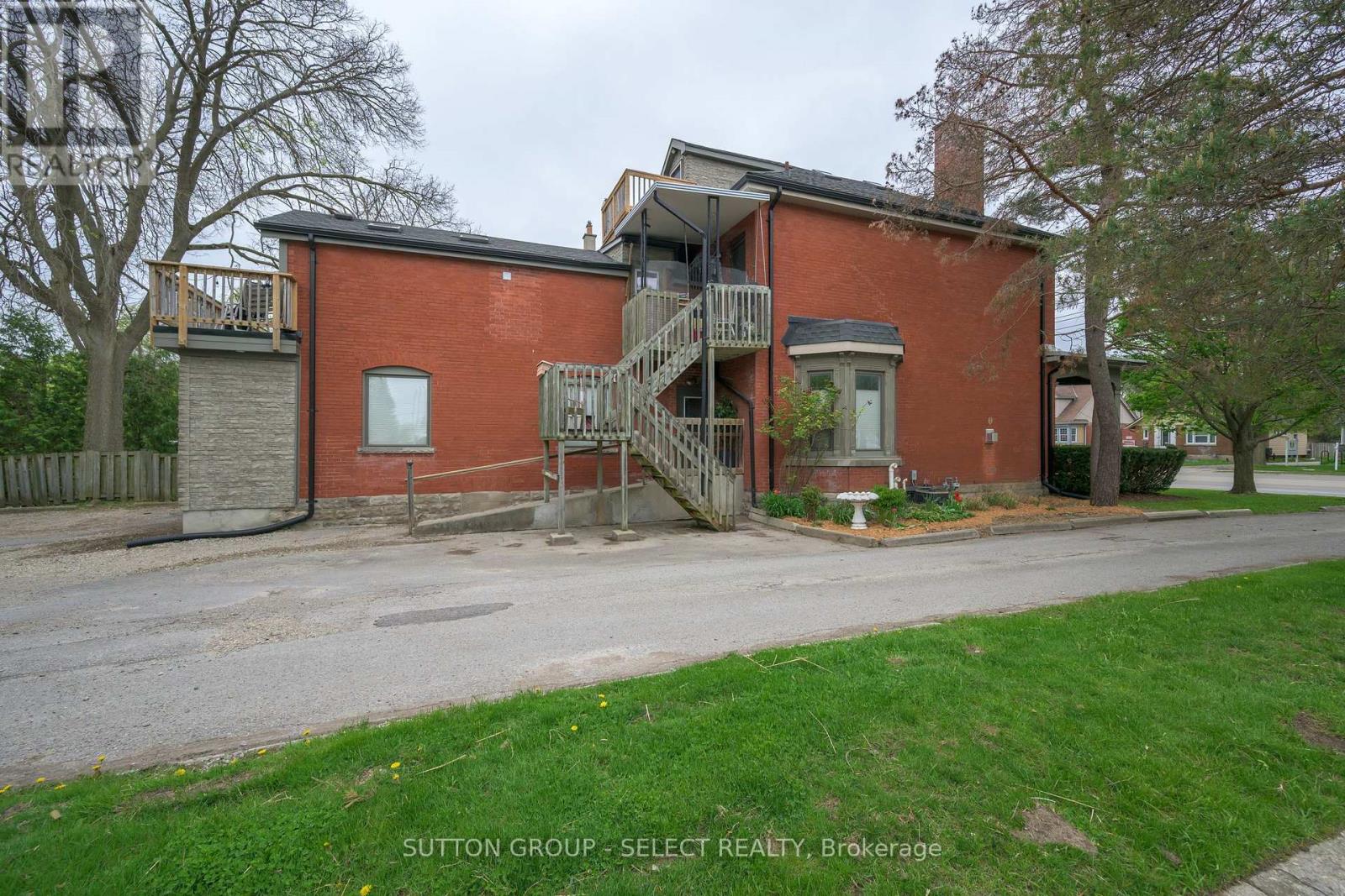 Property at 519 OXFORD STREET E image 5
