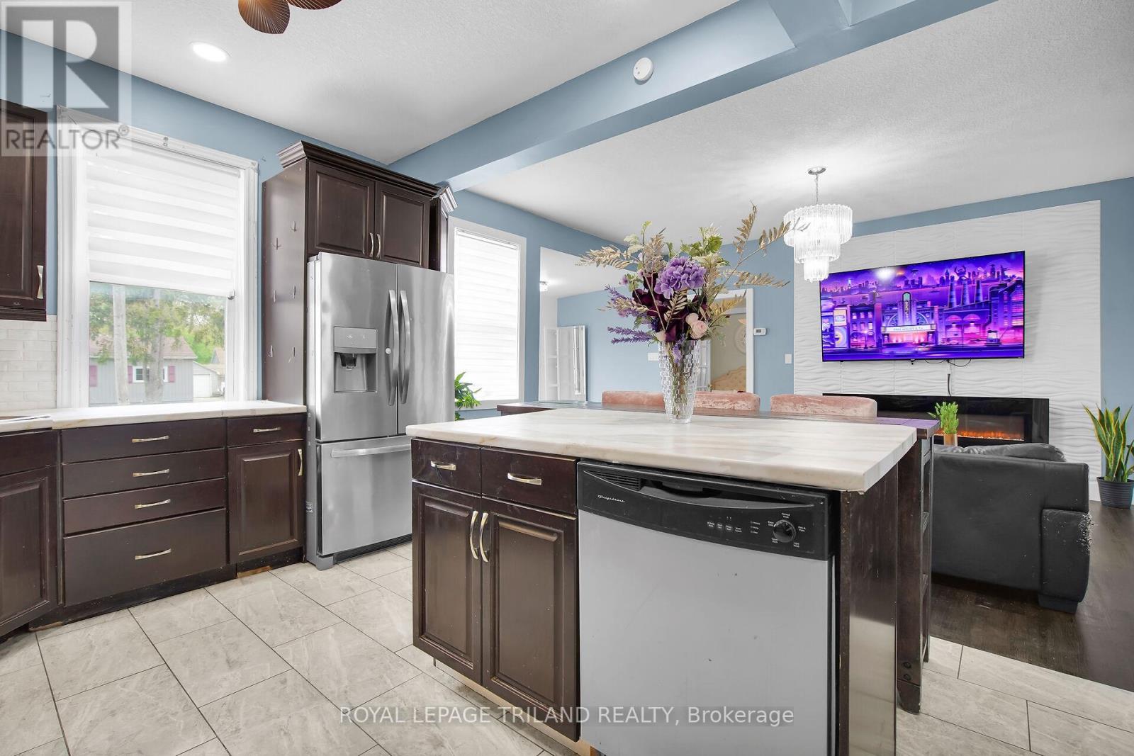 154 John Street, West Elgin, Ontario  N0L 2P0 - Photo 12 - X12137743