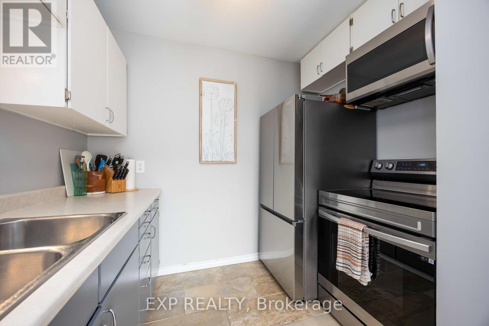 6 - 847 Ross Avenue, Sarnia, Ontario  N7T 7R1 - Photo 11 - X12137776