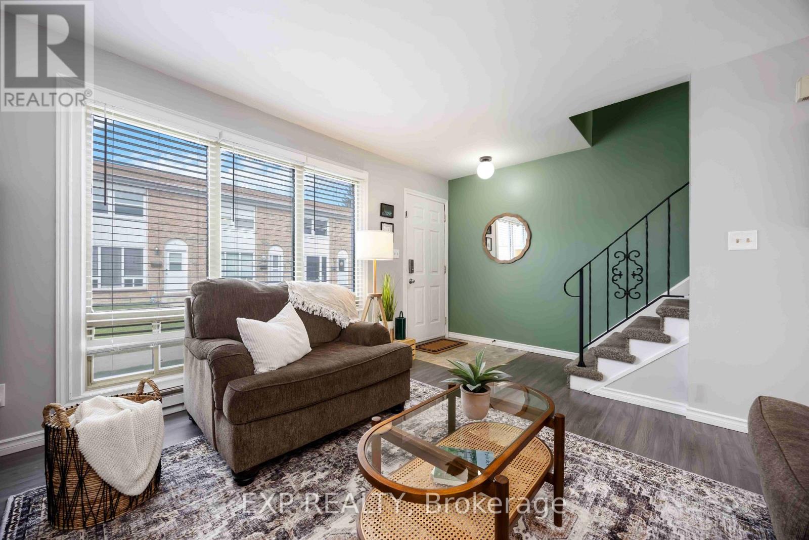 6 - 847 Ross Avenue, Sarnia, Ontario  N7T 7R1 - Photo 4 - X12137776