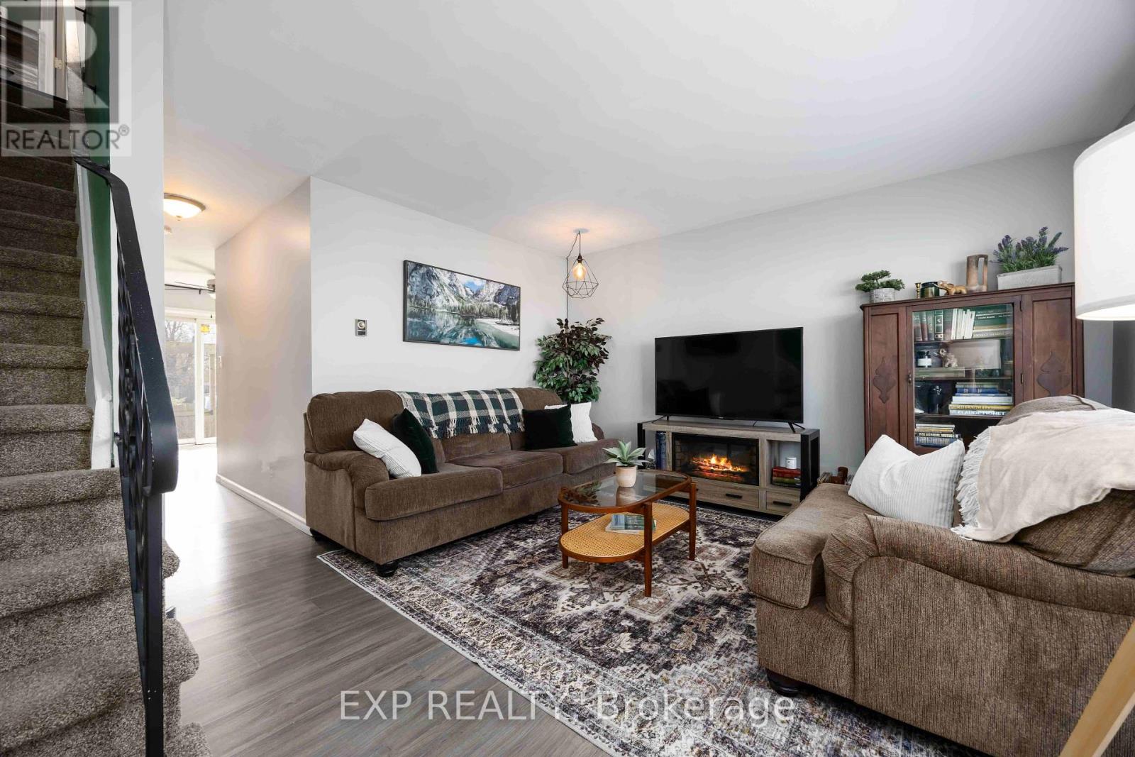 6 - 847 Ross Avenue, Sarnia, Ontario  N7T 7R1 - Photo 7 - X12137776