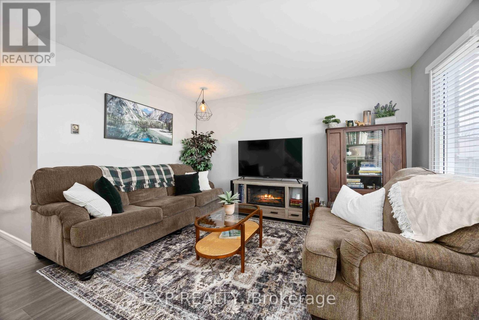6 - 847 Ross Avenue, Sarnia, Ontario  N7T 7R1 - Photo 8 - X12137776