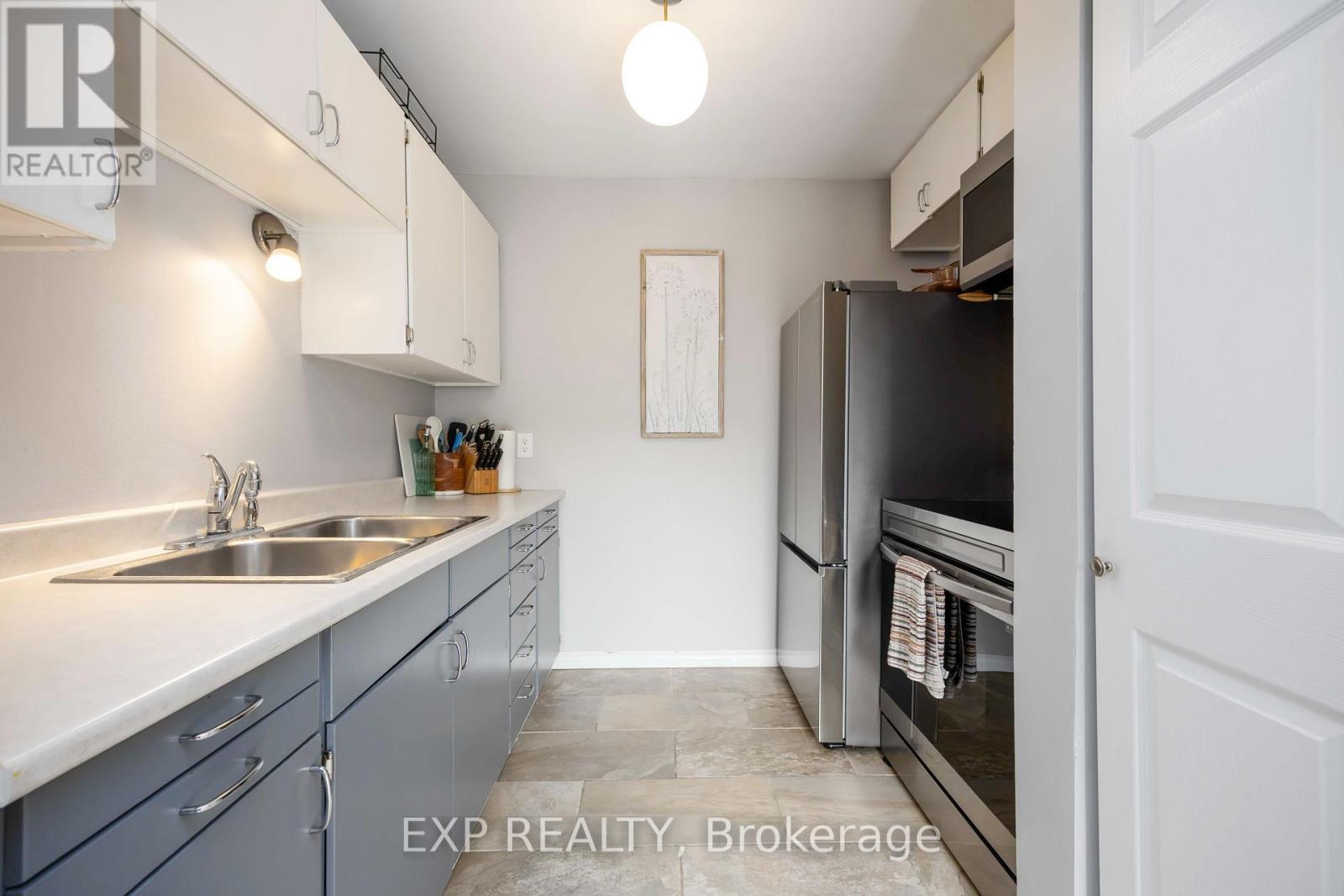 6 - 847 Ross Avenue, Sarnia, Ontario  N7T 7R1 - Photo 9 - X12137776