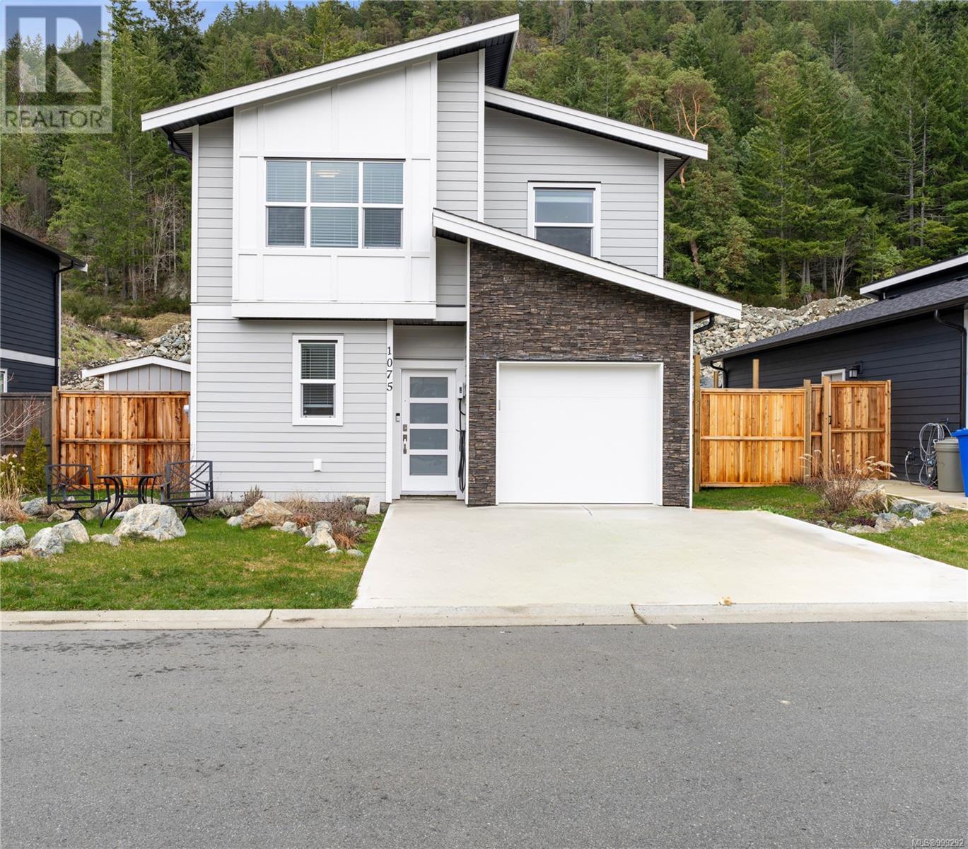 Property at 1075 Gammon Way image 1