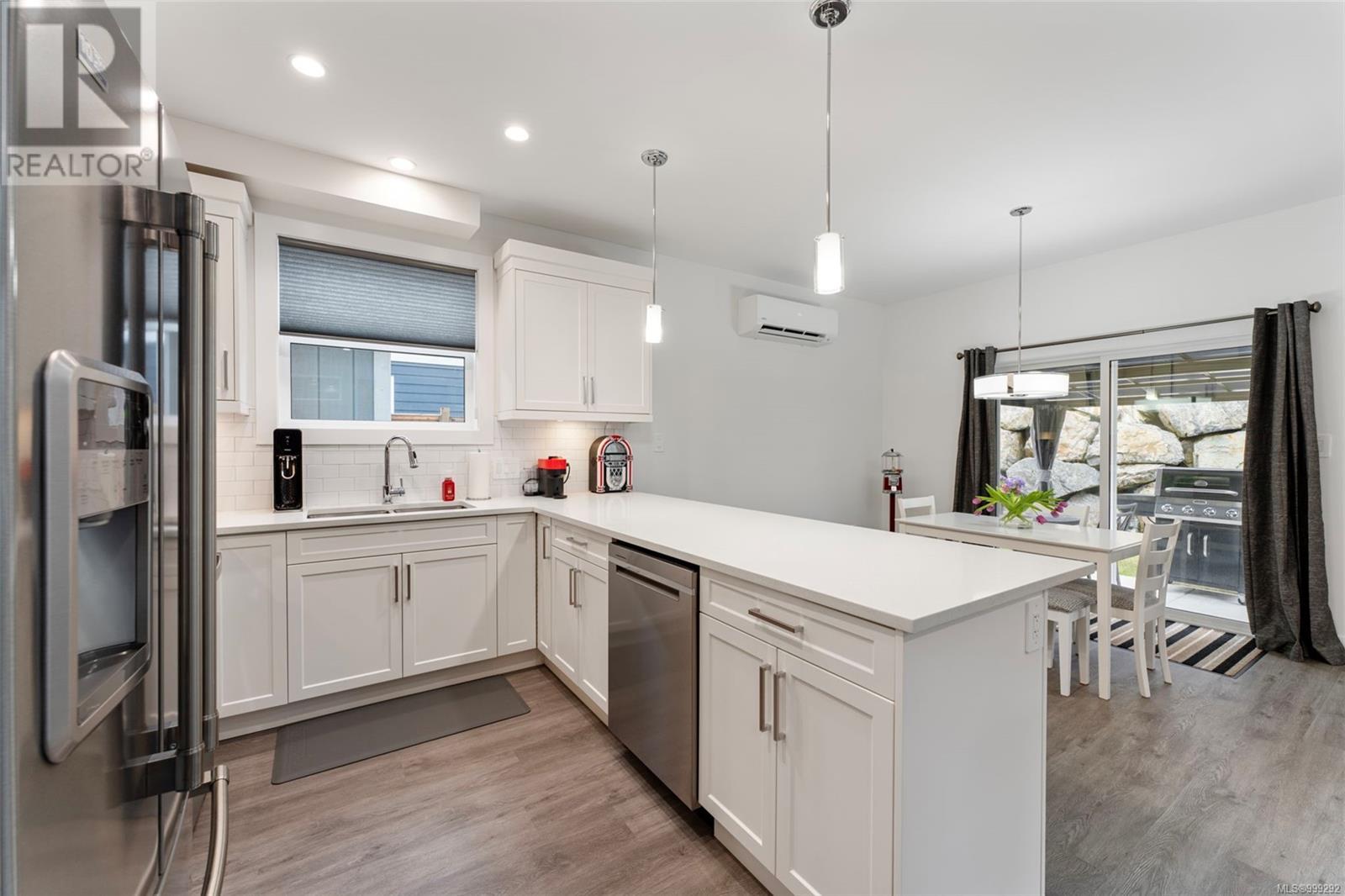 Property at 1075 Gammon Way image 5