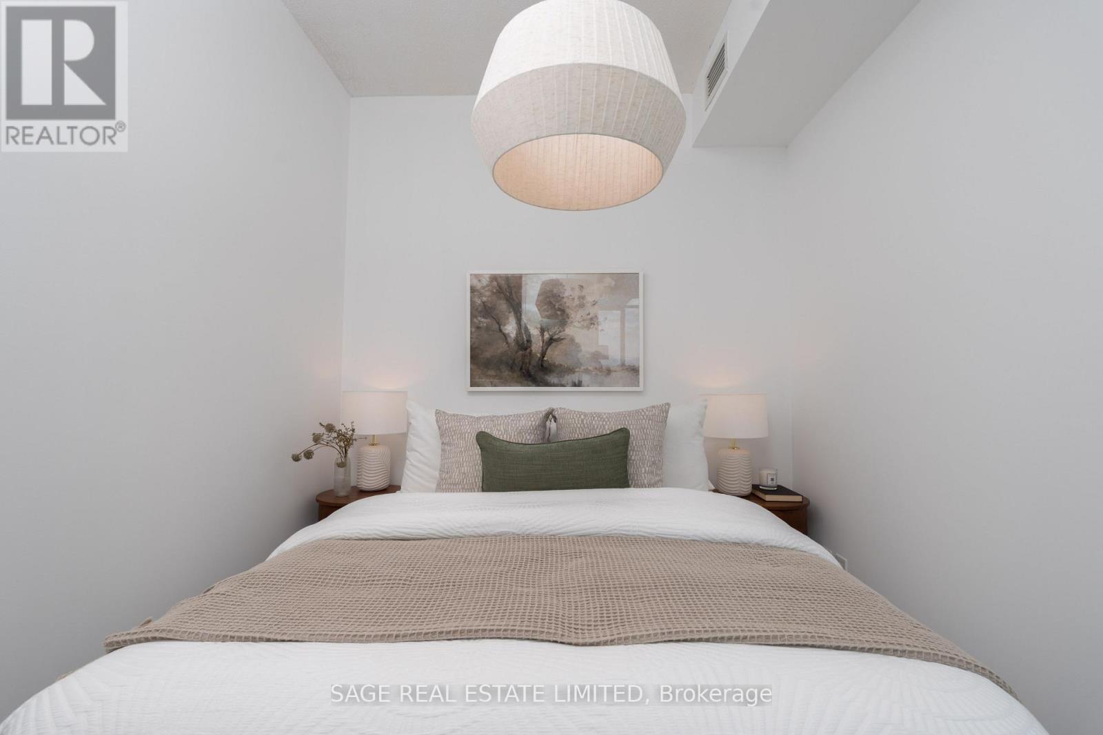 1601 - 88 Park Lawn Road, Toronto (Mimico), Ontario  M8Y 0B5 - Photo 6 - W12137372