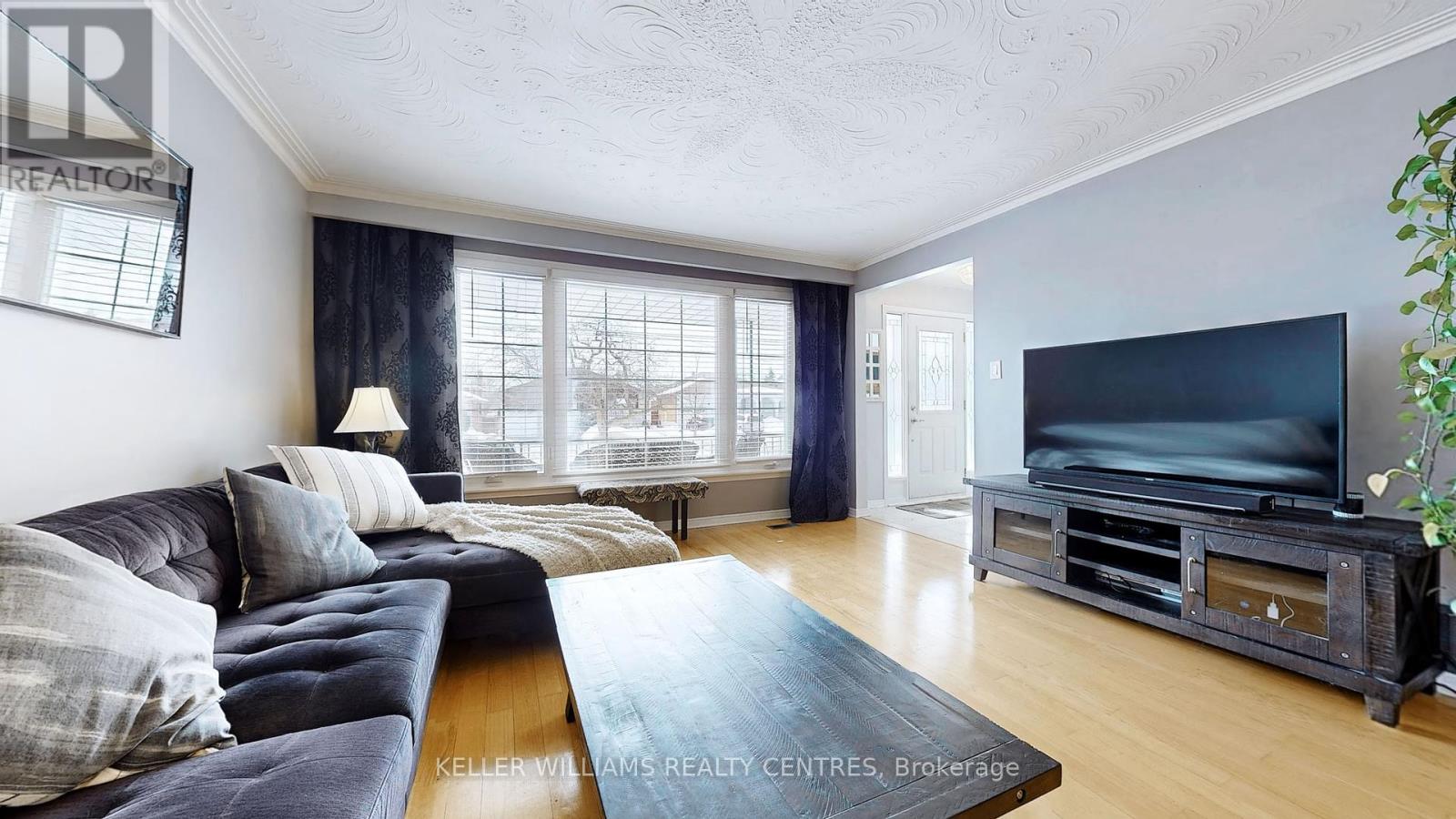 2461 Hensall Street E, Mississauga, Ontario  L5A 2T1 - Photo 4 - W12137398