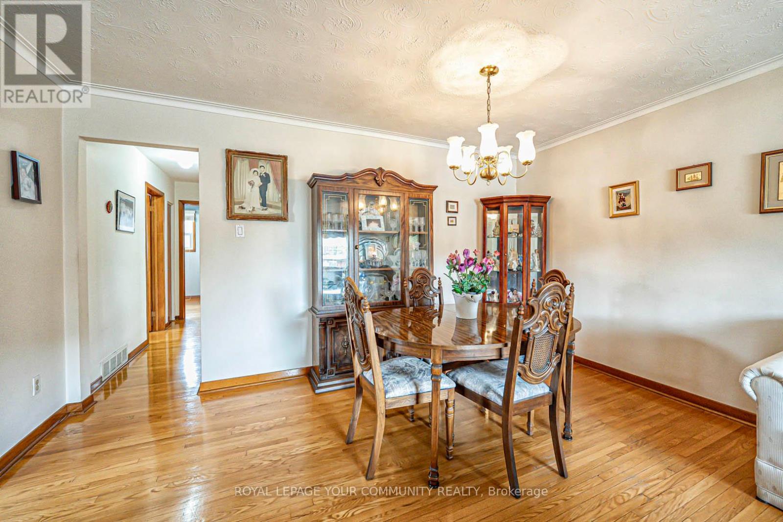 10 Grenadine Court, Toronto, Ontario  M9L 2H6 - Photo 10 - W12137414
