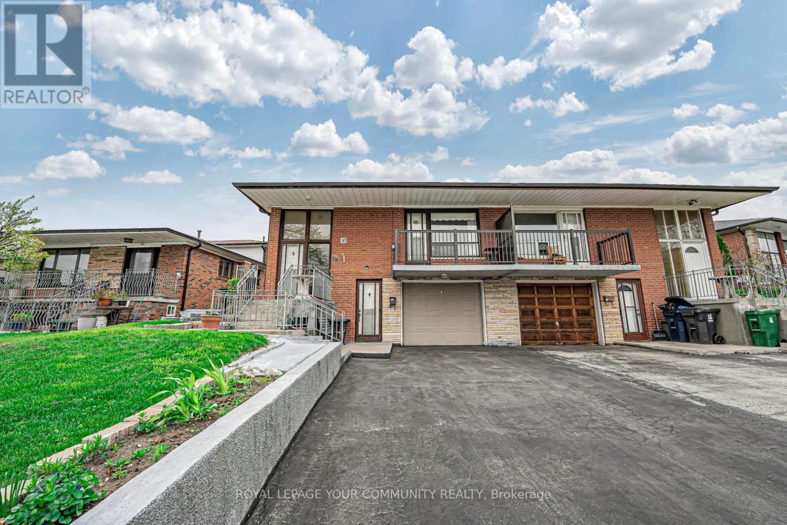 10 Grenadine Court, Toronto, Ontario  M9L 2H6 - Photo 2 - W12137414