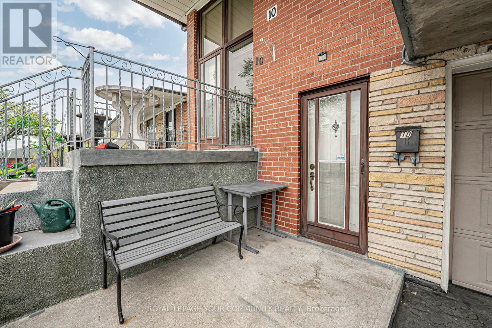 10 Grenadine Court, Toronto, Ontario  M9L 2H6 - Photo 25 - W12137414