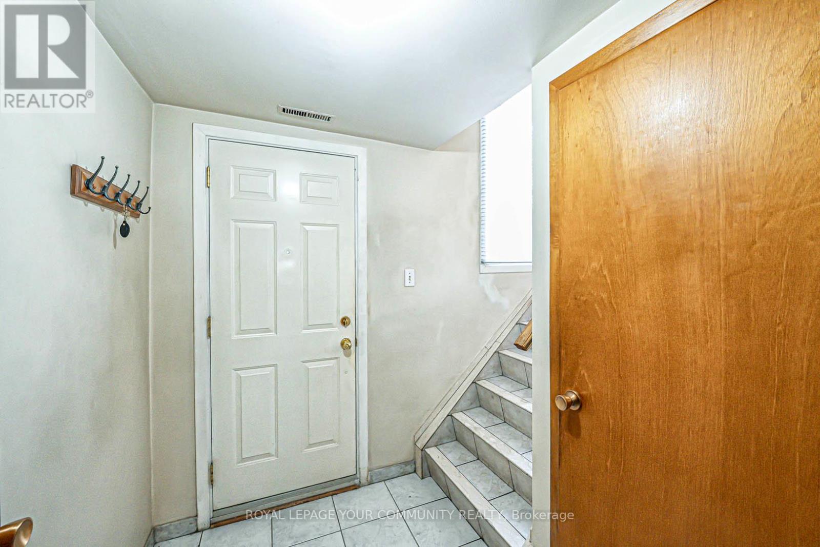 10 Grenadine Court, Toronto, Ontario  M9L 2H6 - Photo 26 - W12137414