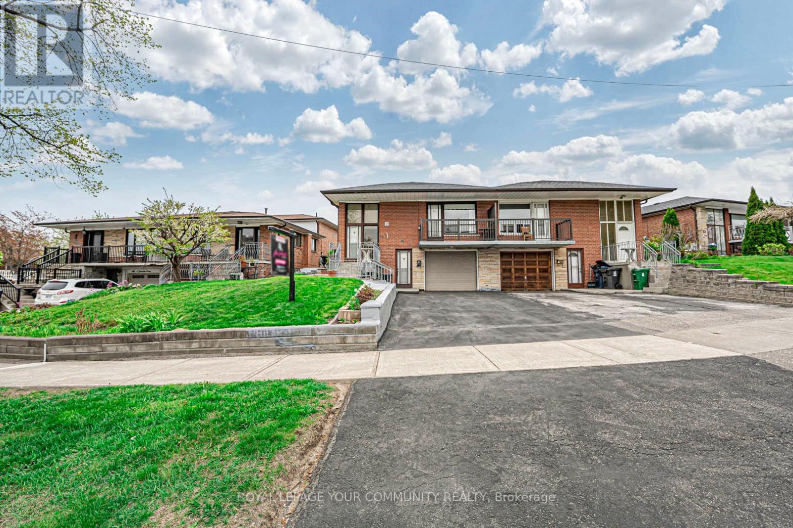 10 Grenadine Court, Toronto, Ontario  M9L 2H6 - Photo 3 - W12137414