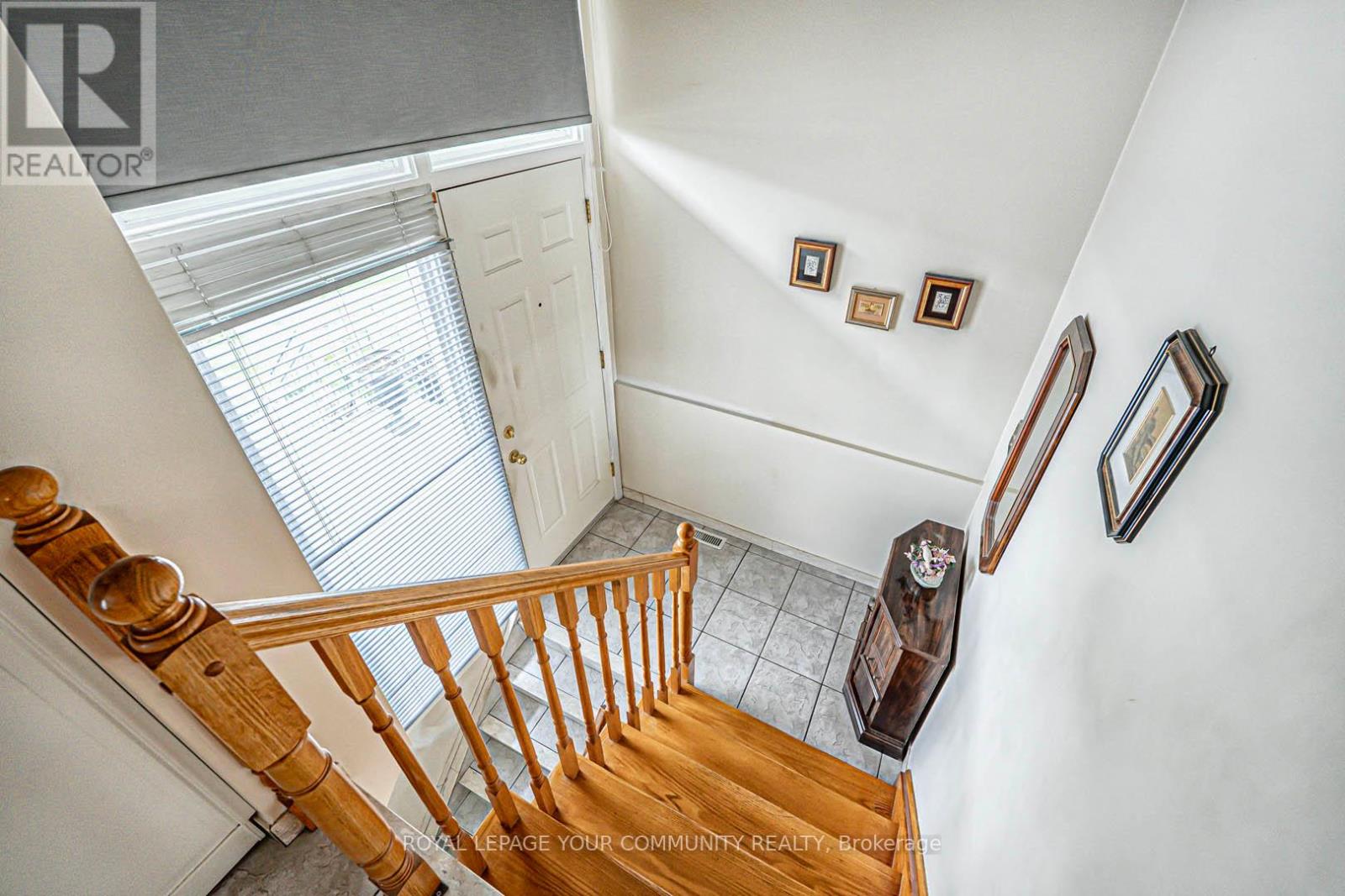10 Grenadine Court, Toronto, Ontario  M9L 2H6 - Photo 6 - W12137414
