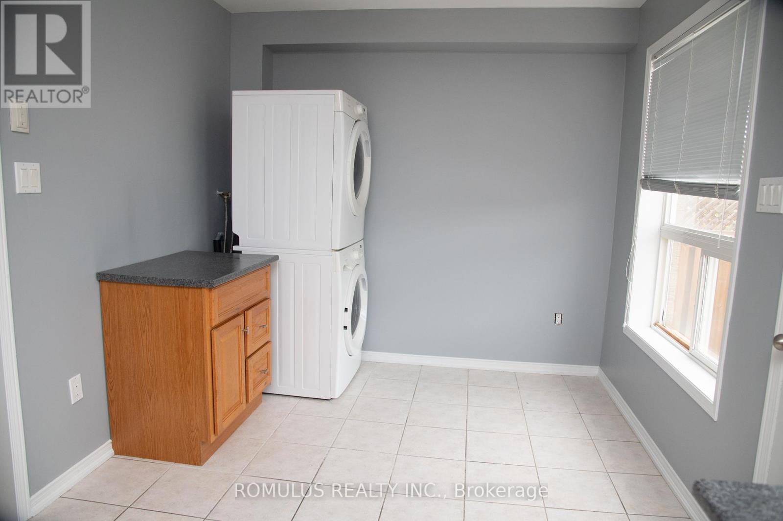 1 Upper 3 Levels - 79 Tarragona Boulevard, Toronto (Junction Area), Ontario  M6N 5C2 - Photo 7 - W12137416