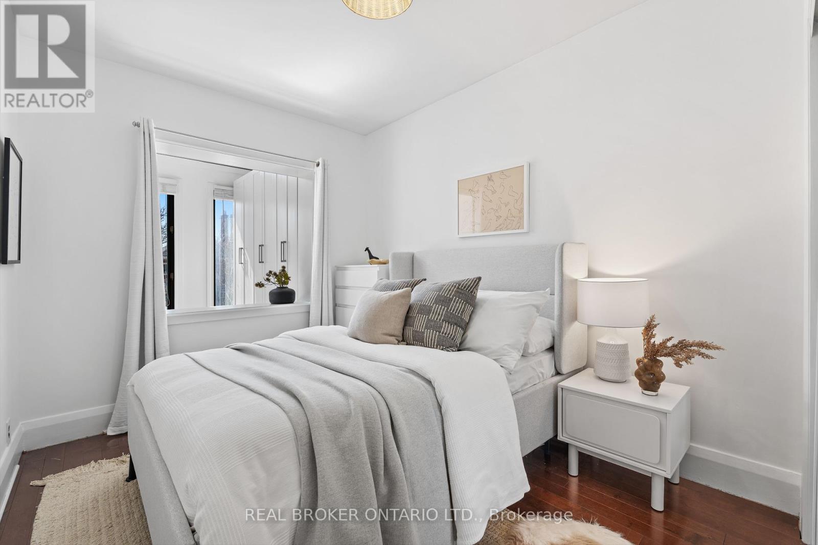 26 Bowie Avenue, Toronto, Ontario  M6E 2P1 - Photo 12 - W12137434