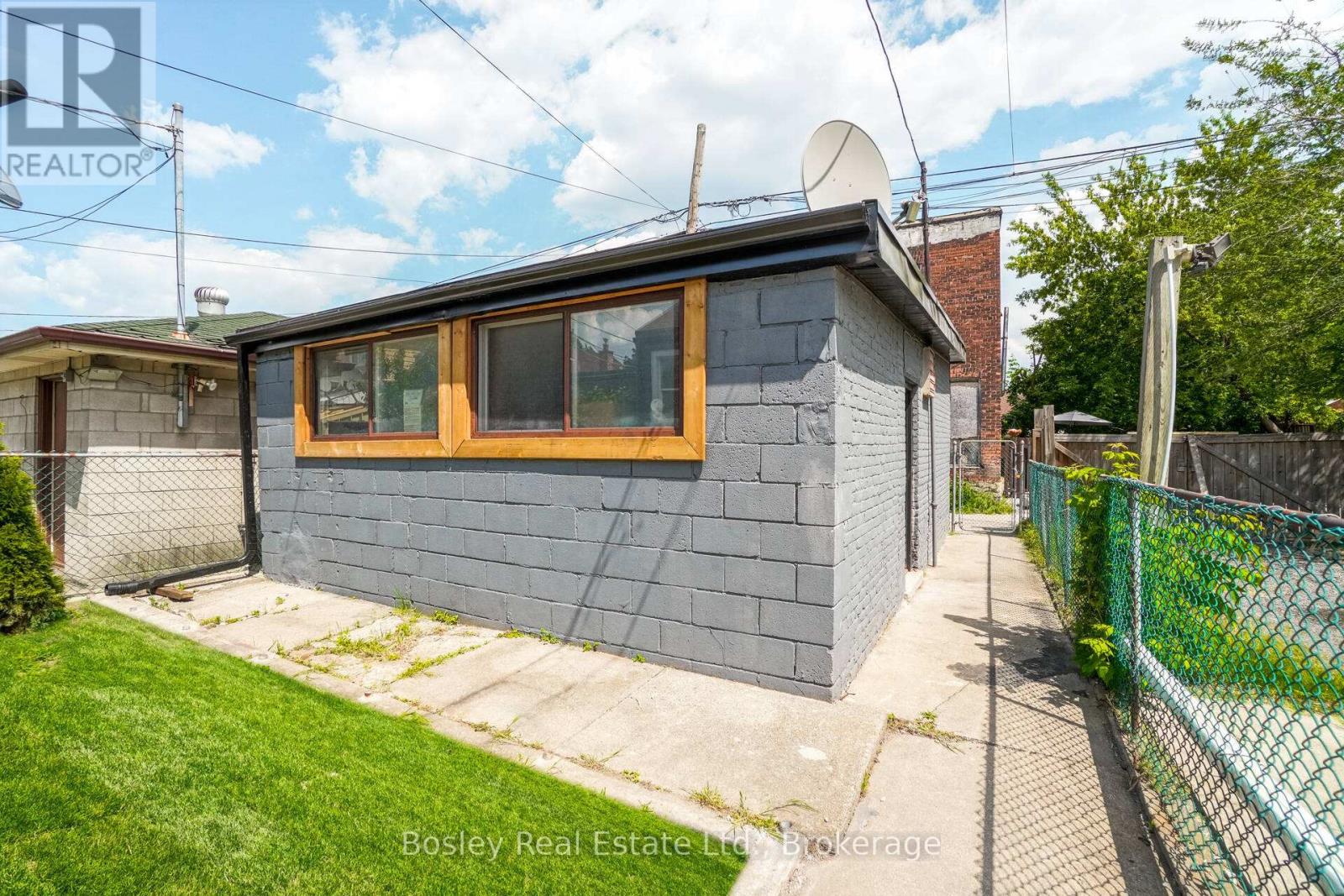 124 West Avenue N, Hamilton, Ontario L8L 5C3 - Photo 36 - X12137782