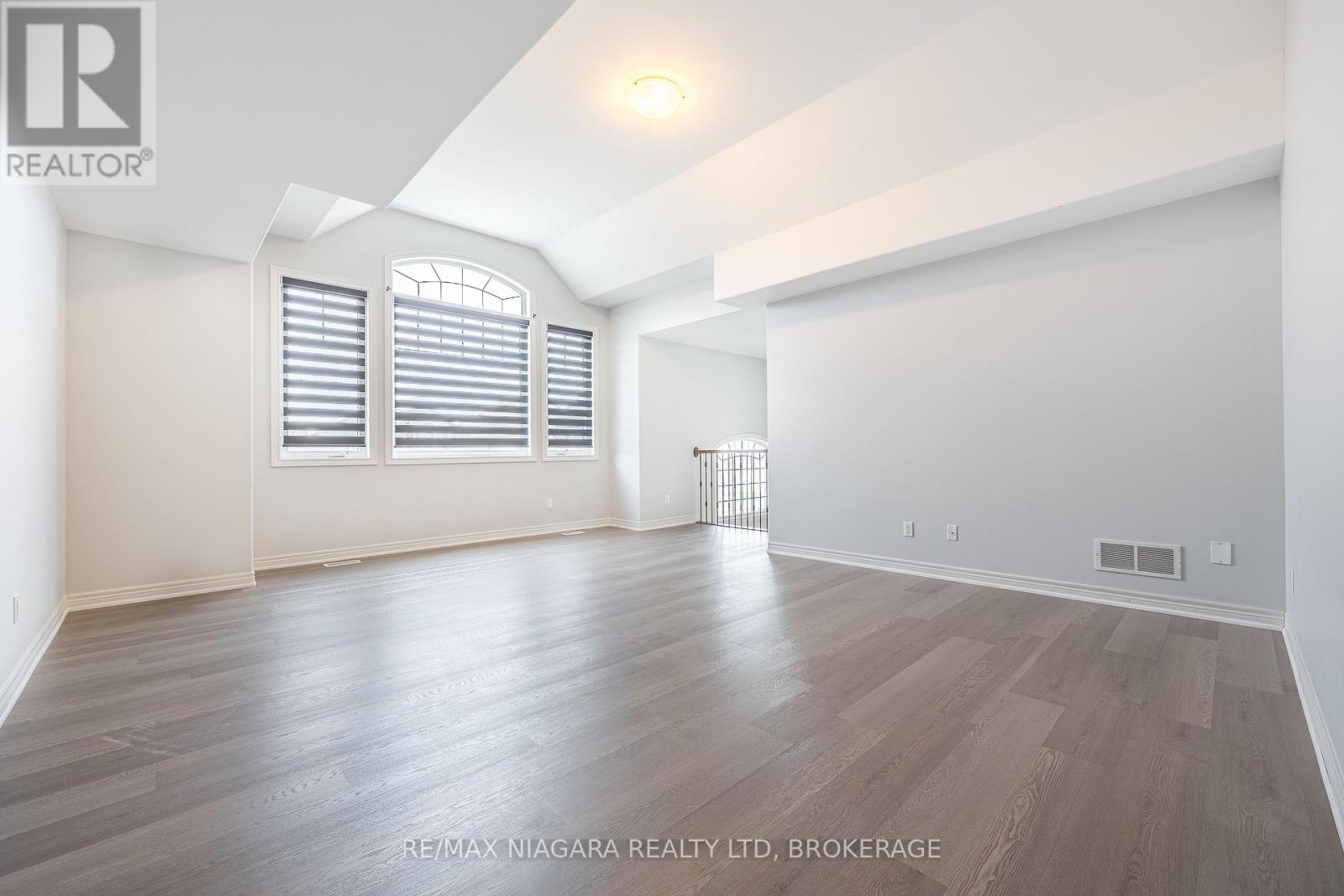 6708 Sam Iorfida Drive, Niagara Falls (Oldfield), Ontario  L2G 0H6 - Photo 26 - X12137703