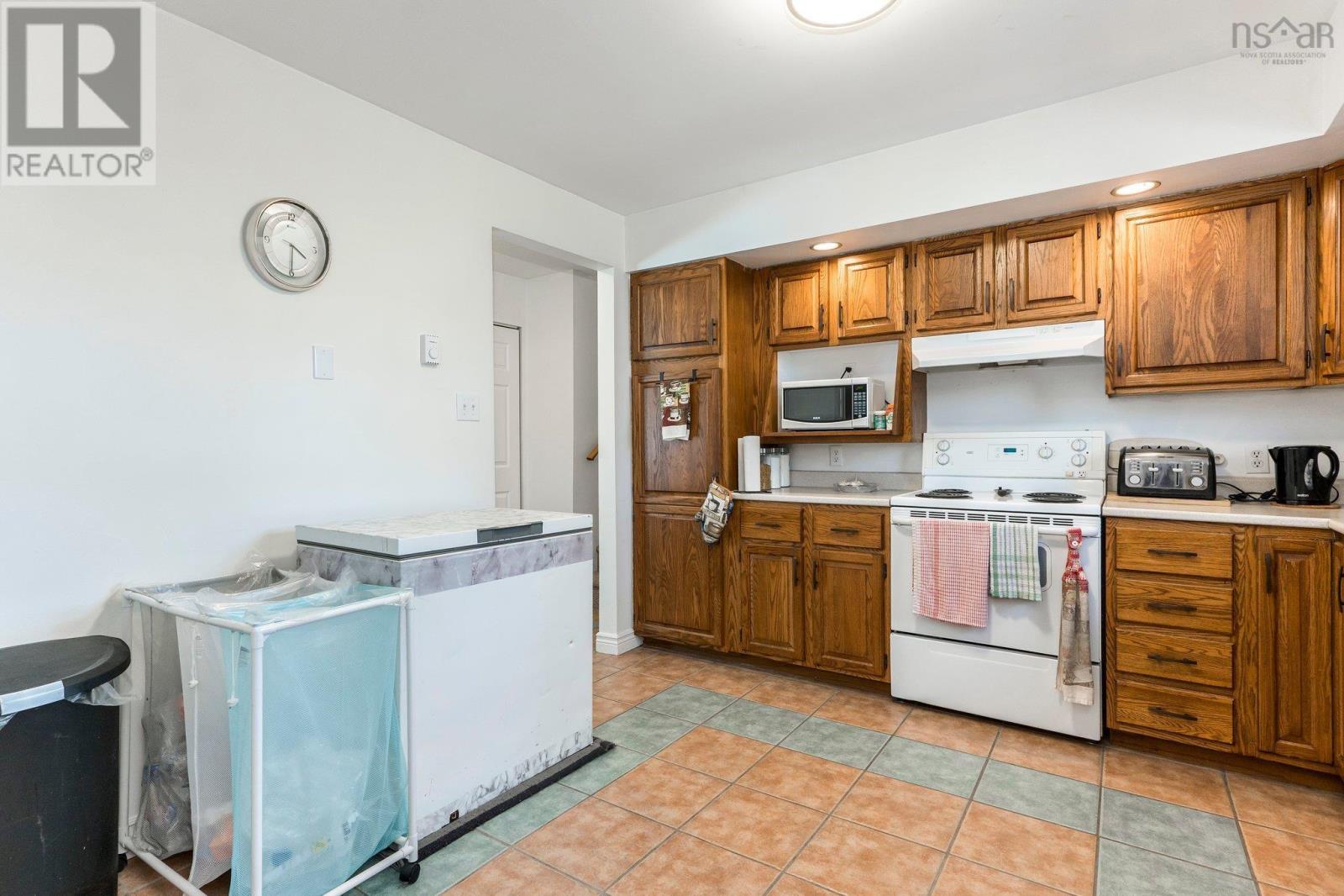 77 Wynn Castle Drive, Lower Sackville, Nova Scotia  B4E 2R6 - Photo 9 - 202510515