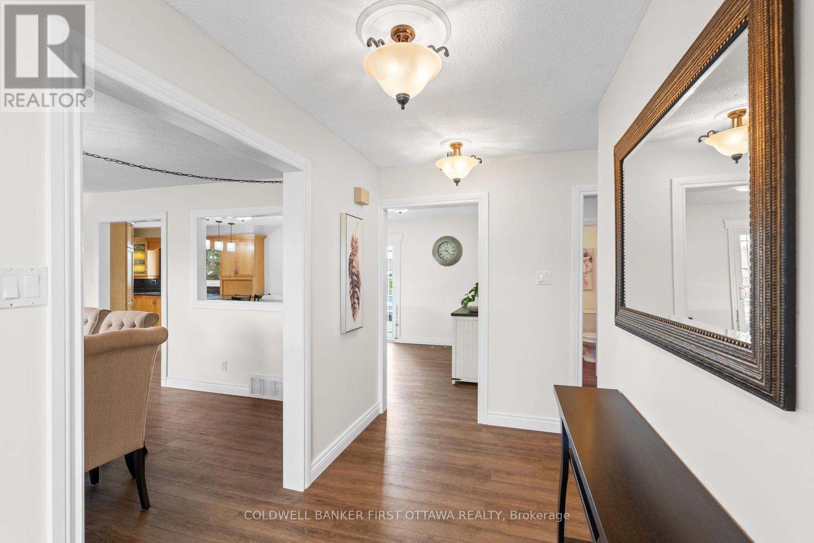25 Pretty Street, Ottawa, Ontario  K2S 1N3 - Photo 3 - X12137701