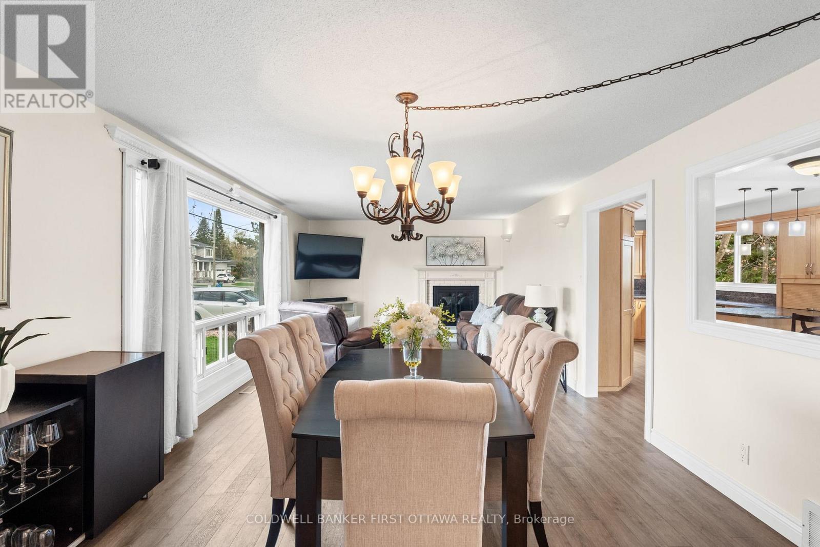 25 Pretty Street, Ottawa, Ontario  K2S 1N3 - Photo 4 - X12137701