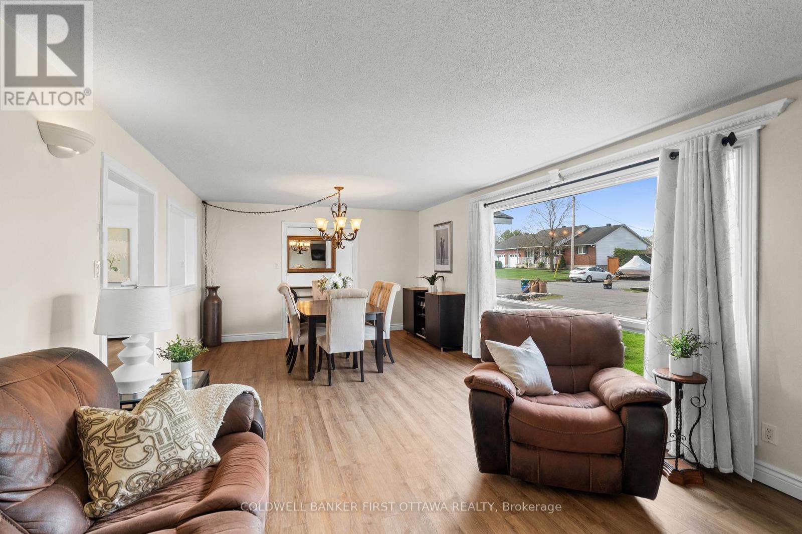 25 Pretty Street, Ottawa, Ontario  K2S 1N3 - Photo 6 - X12137701