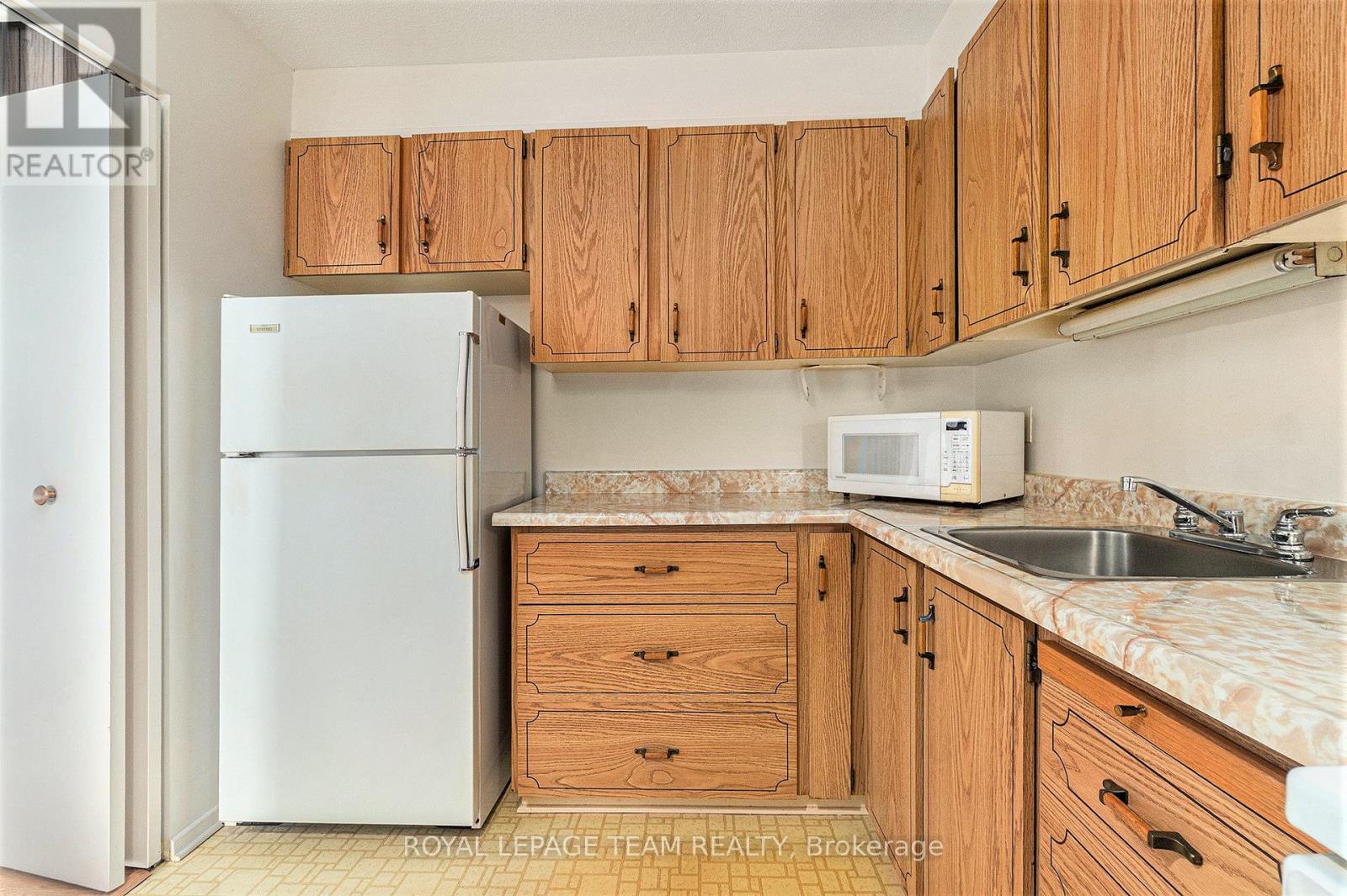 706 - 20 Chesterton Drive, Ottawa, Ontario  K2E 6Z7 - Photo 10 - X12137759