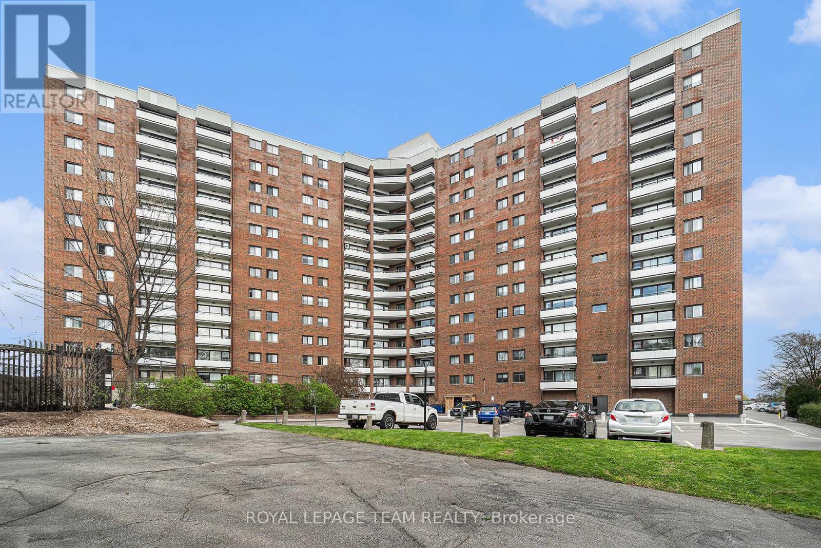 706 - 20 Chesterton Drive, Ottawa, Ontario  K2E 6Z7 - Photo 2 - X12137759