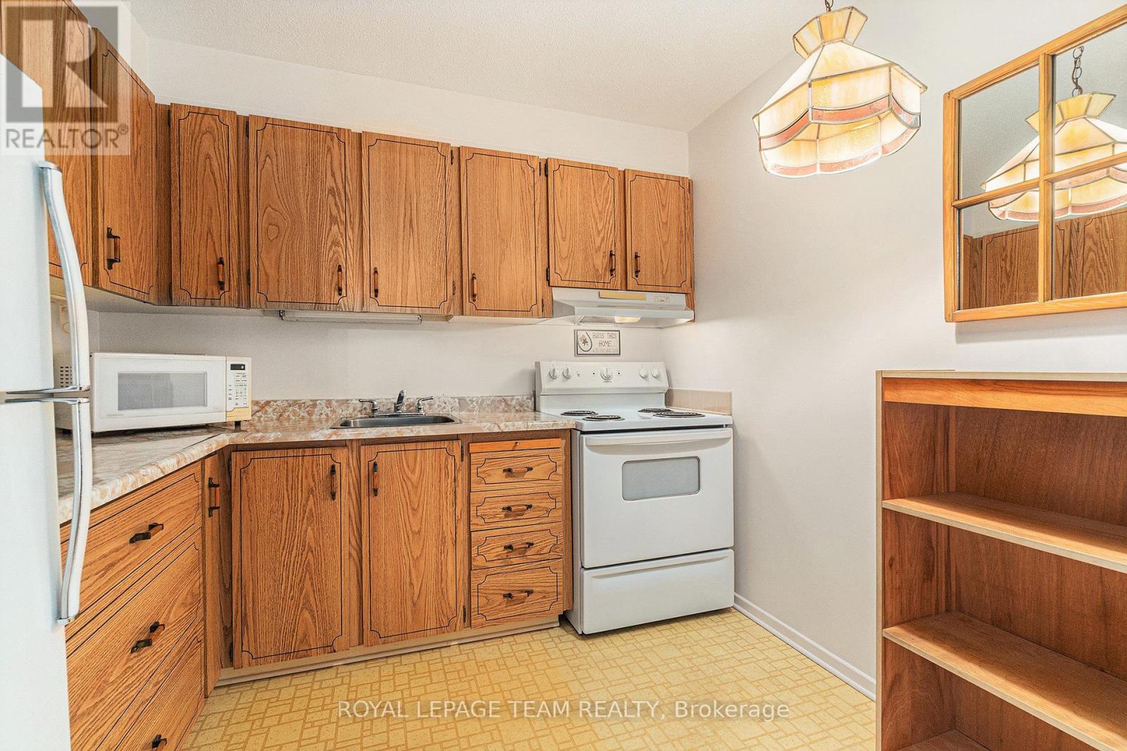 706 - 20 Chesterton Drive, Ottawa, Ontario  K2E 6Z7 - Photo 9 - X12137759